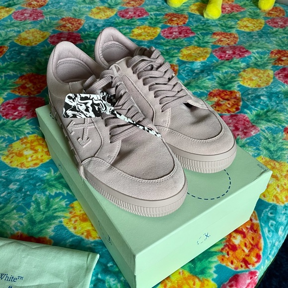 Men’s Off-White sneakers - Picture 2 of 4